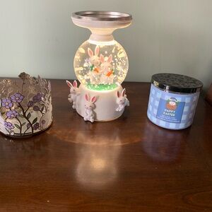 Bath & Body Works Easter Bunny 3 Wick Light Up Water Globe Candle Pedestal 8.5"